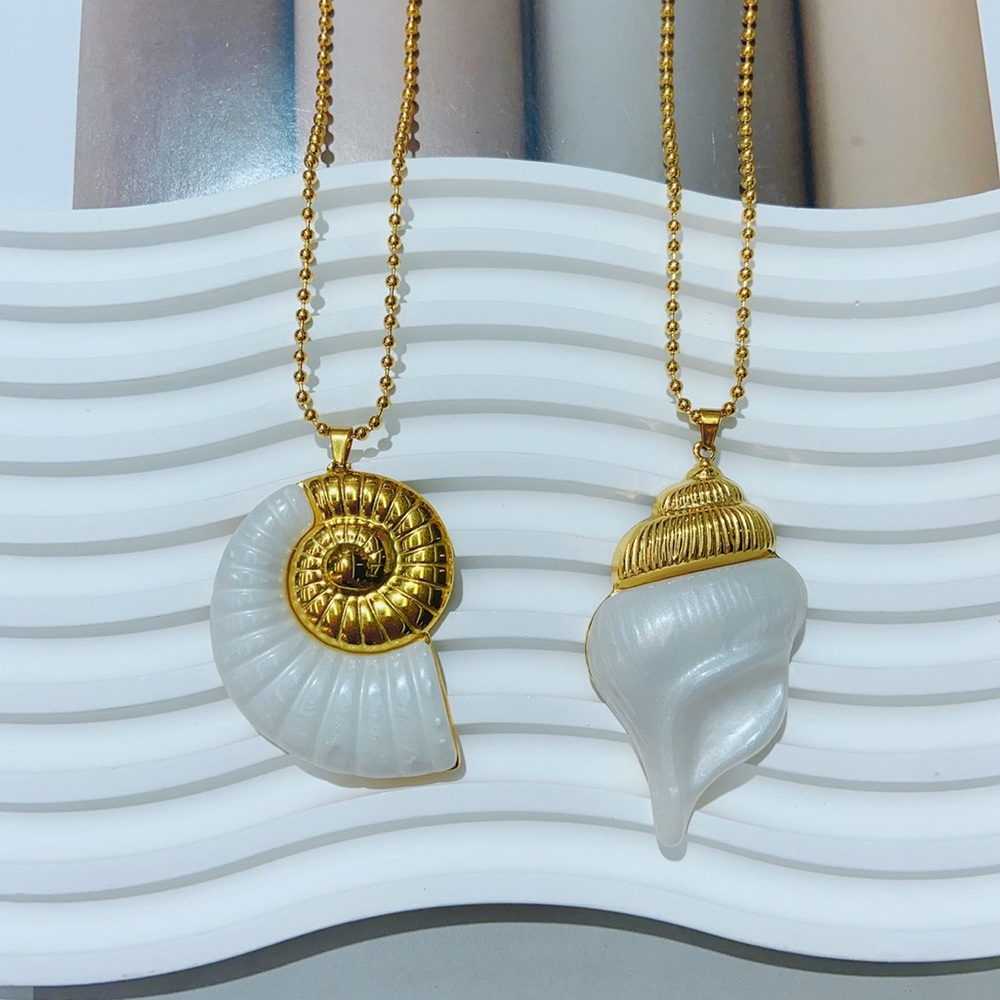 Elegant Gold and White Shell Pendant Necklace